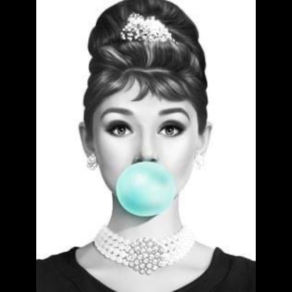 Meet your Posher, Jennifer - Picture 3 of 4